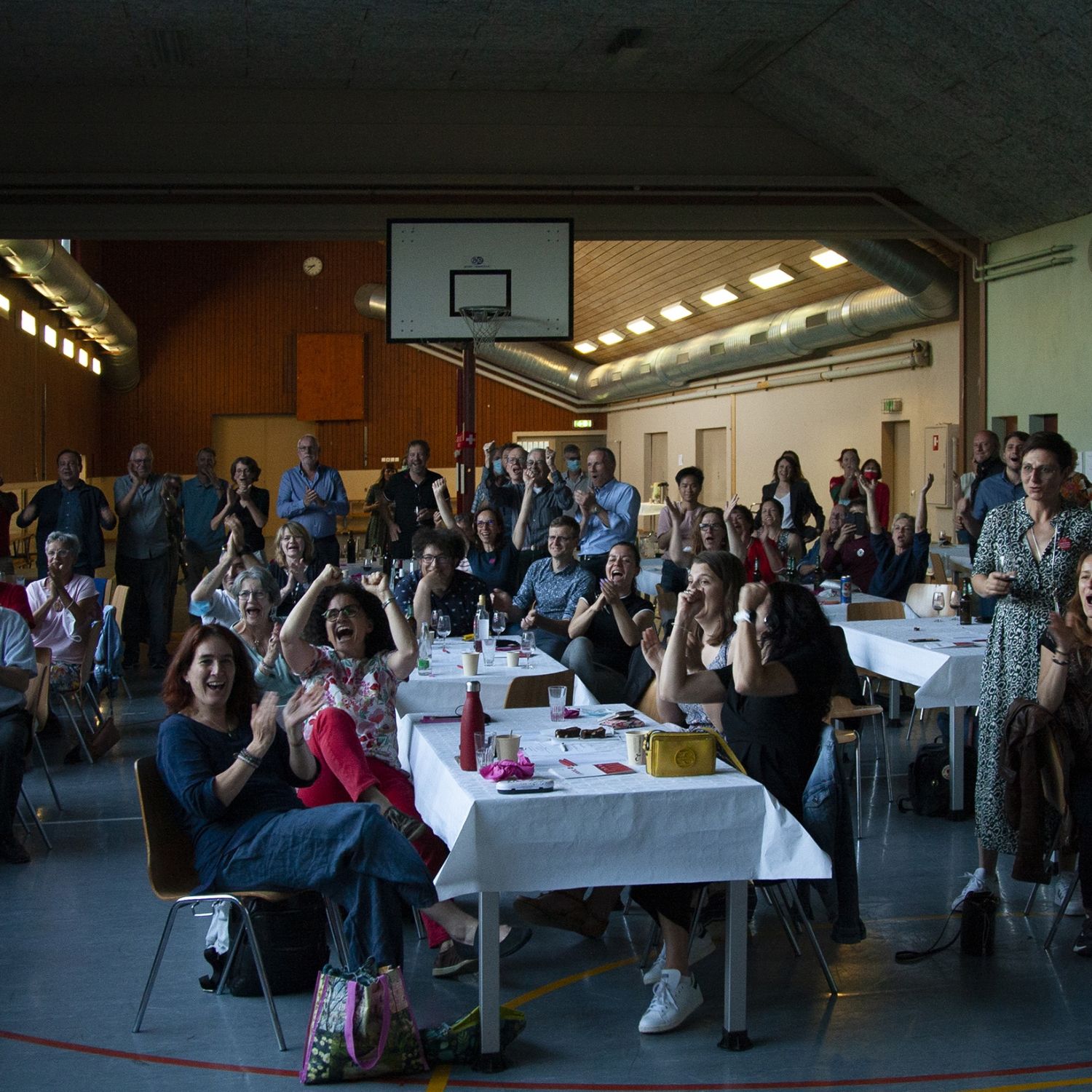 Plein soutien du PSN à la loi sur les communautés religieuses…et à l’équipe de Suisse !